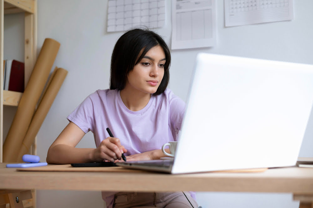 Women studying online degree programs